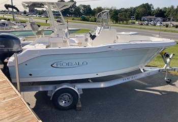 2024 Robalo R180 Ice Blue/White Boat